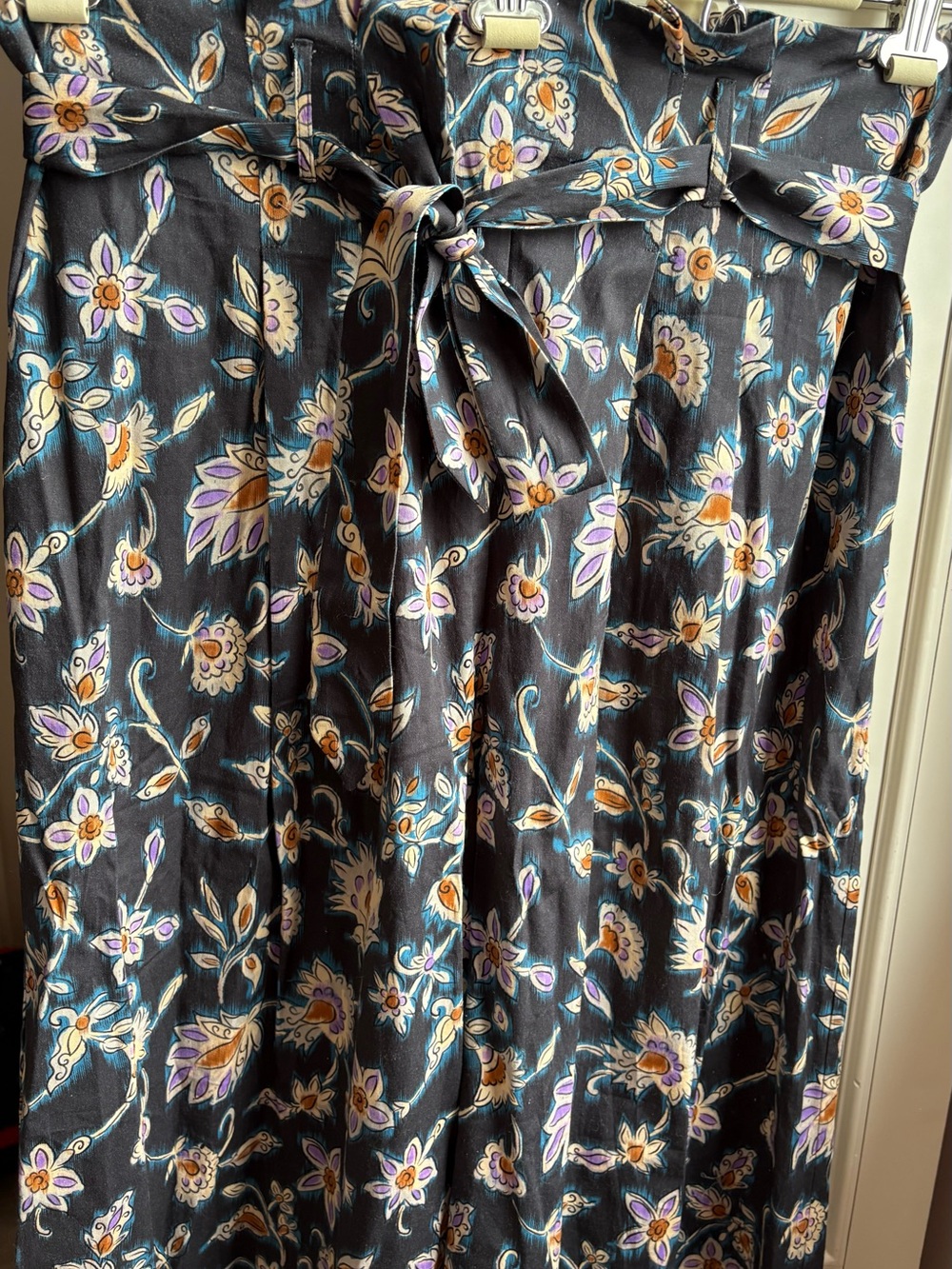 Corey Lynn Calter High-Waist Wide Leg Floral Belted Pants. - Picture 7 of 11